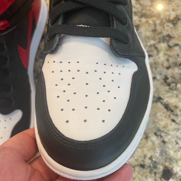 NWB Mens Air Jordan 1’s HI FLYEASE Red ann Black. Size 10 - Picture 4 of 13